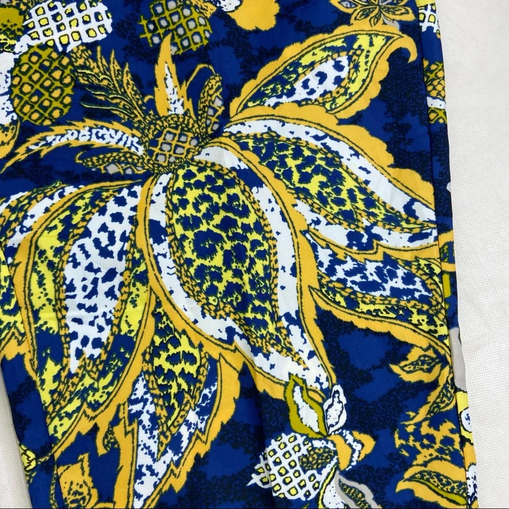Banana Republic Avery lightweight blue floral paisley pants. - Picture 4 of 10